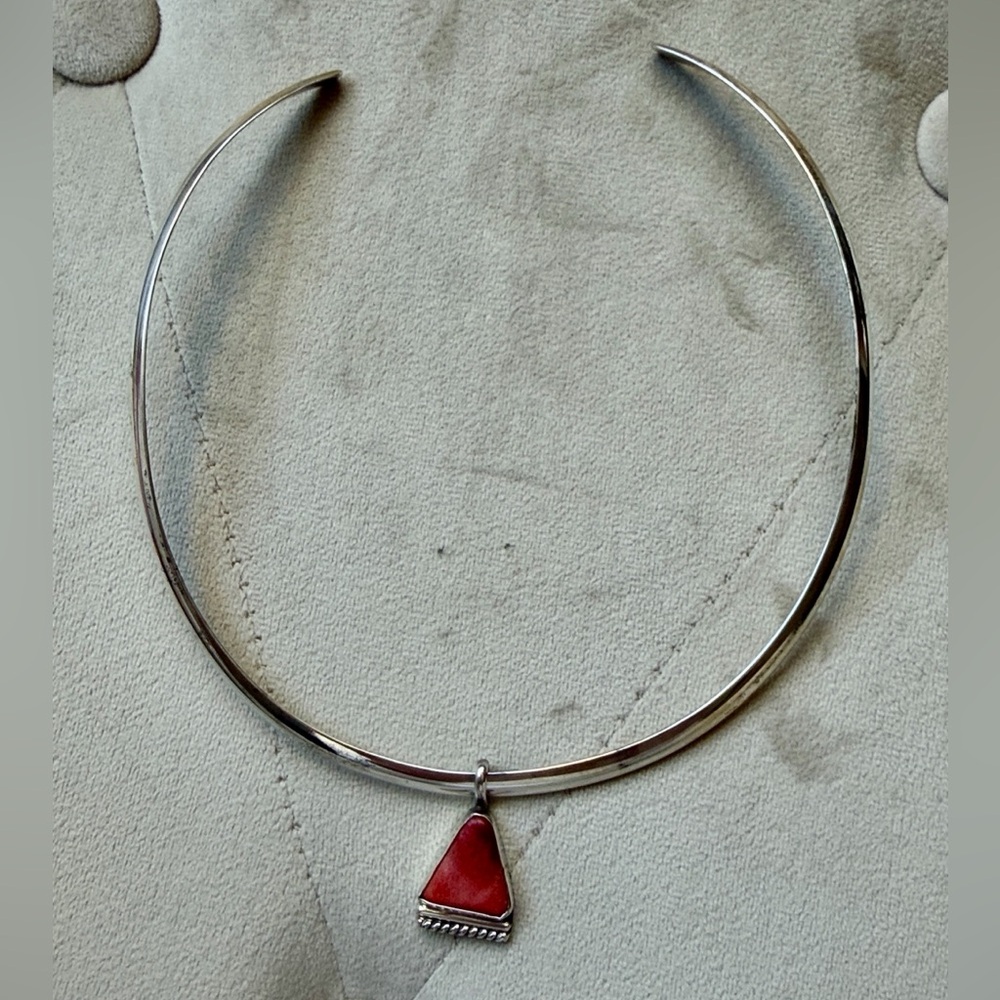 Elegant Sterling Silver choker Necklace with Pink stone Pendant